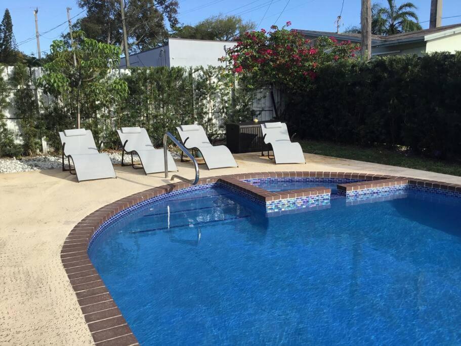 Home With A Pool Close To Beach And Fll Airport Pool Heated October- March Fort Lauderdale Eksteriør billede