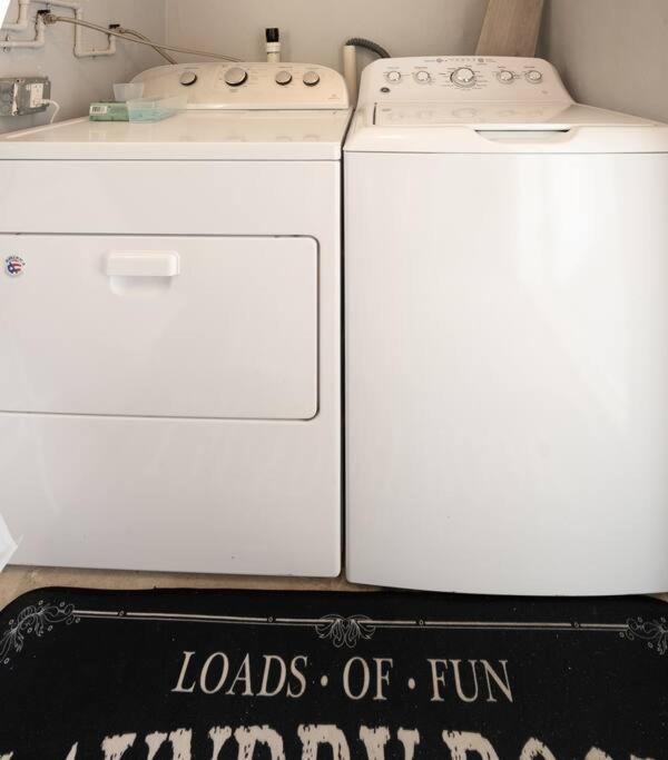 Home With A Pool Close To Beach And Fll Airport Pool Heated October- March Fort Lauderdale Eksteriør billede