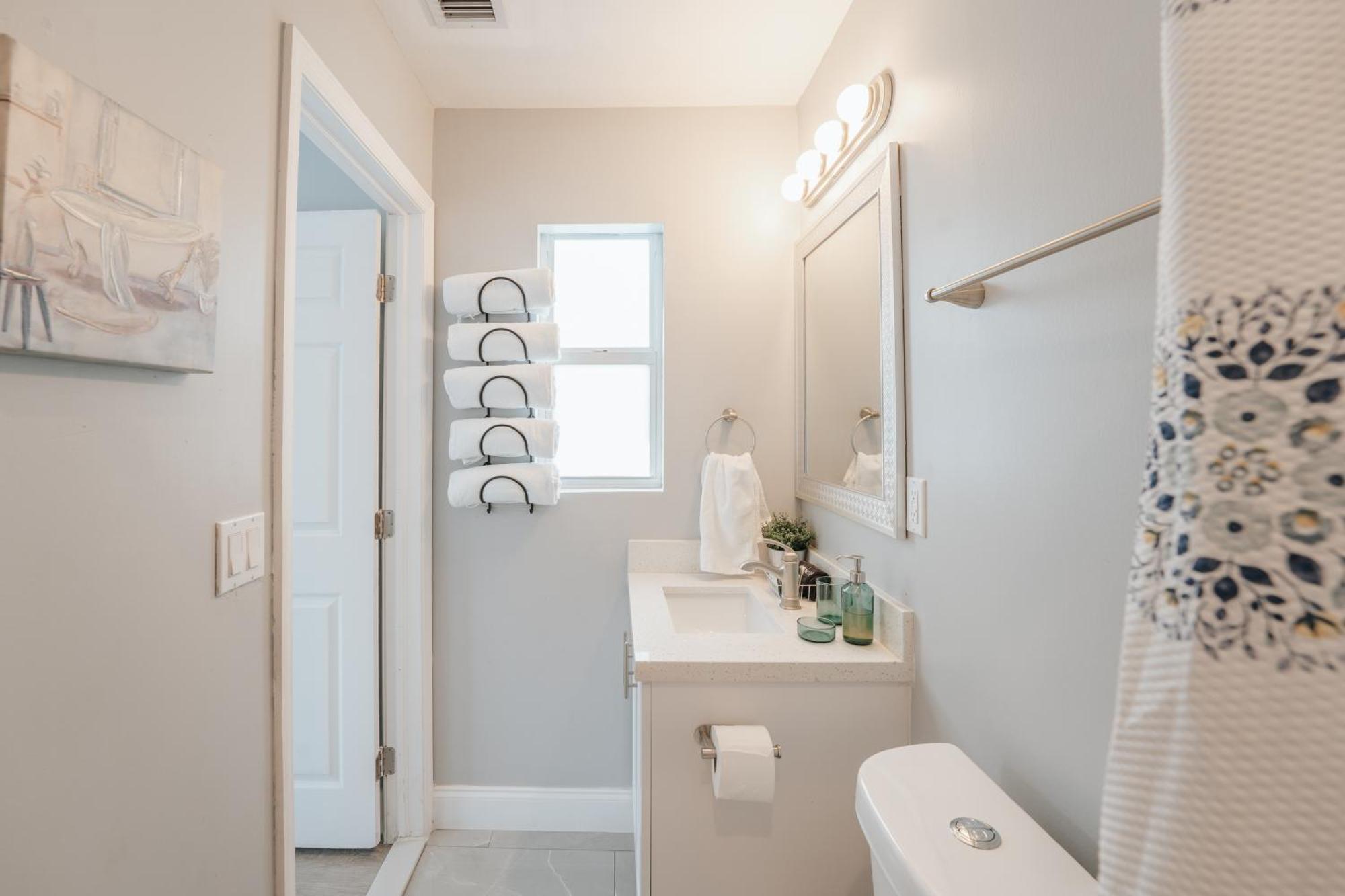 Home With A Pool Close To Beach And Fll Airport Pool Heated October- March Fort Lauderdale Eksteriør billede