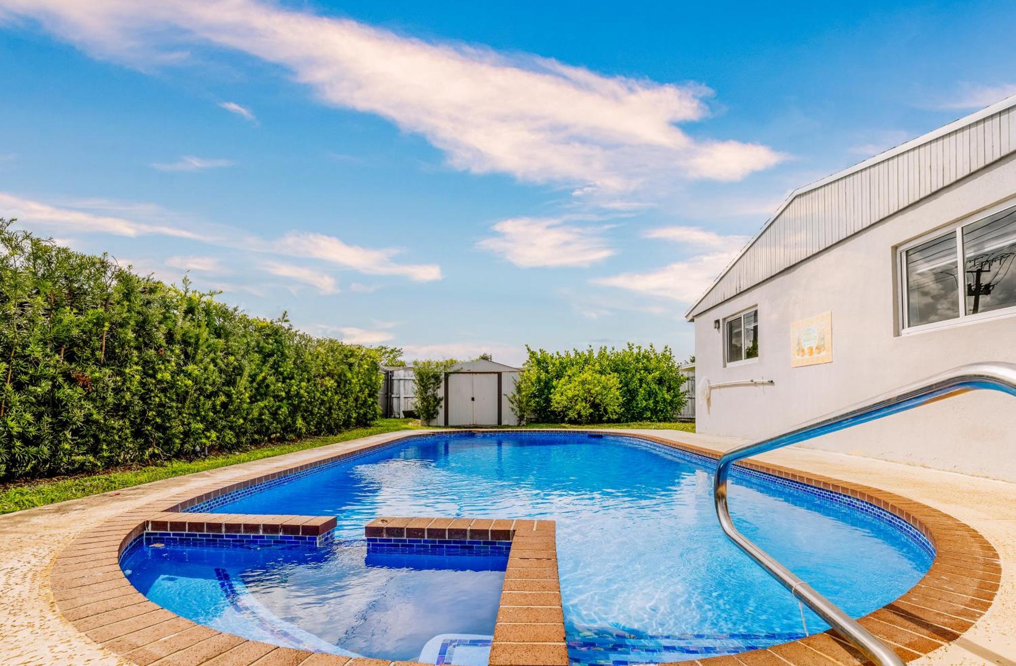 Home With A Pool Close To Beach And Fll Airport Pool Heated October- March Fort Lauderdale Eksteriør billede